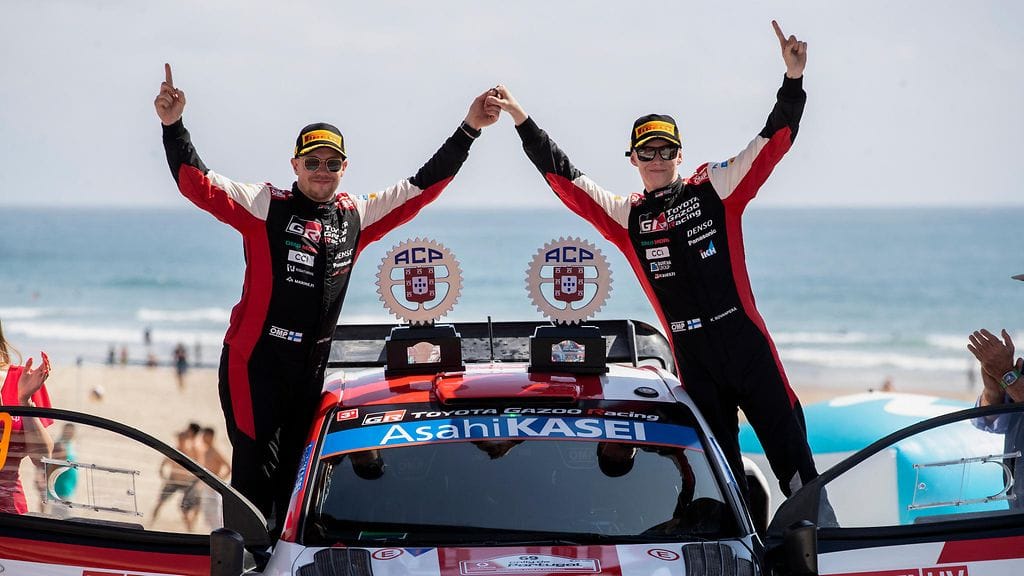 Jonne Halttunen ja Kalle Rovanperä saivat ylistystä Toyotan isolta pomolta, Akio Toyodalta.