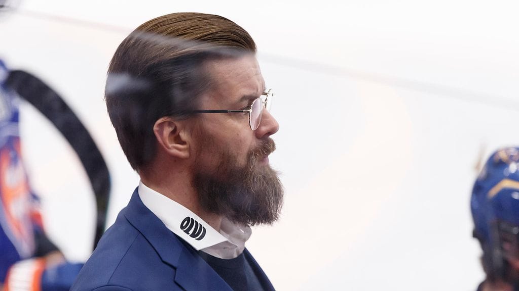 Aki Näykki toimii Tapparan maalivahtivalmentajana ja joukkueenjohtajana.