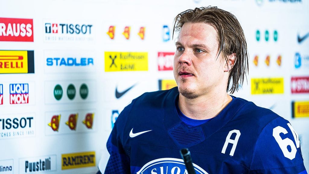 Mikael Granlund ylistää Marko Anttilaa.