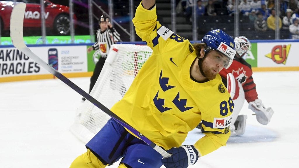 William Nylander pääsi tuulettelemaan maalia Kanadaa vastaan MM-puolivälierässä, mutta hymy hyytyi ottelun lopussa.