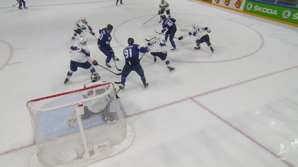 Miro Heiskanen taituroi Leijonat tasoihin MM-välierässä Yhdysvaltoja vastaan.