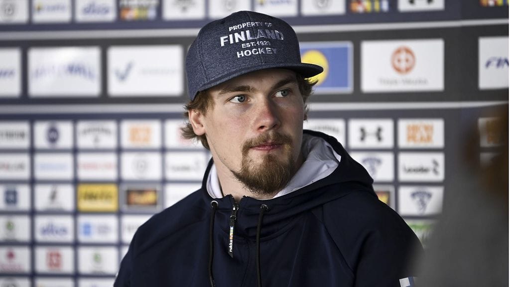 Leijonat-puolustaja Mikael Seppälä ei pelannut MM-välierässä Yhdysvaltoja vastaan.