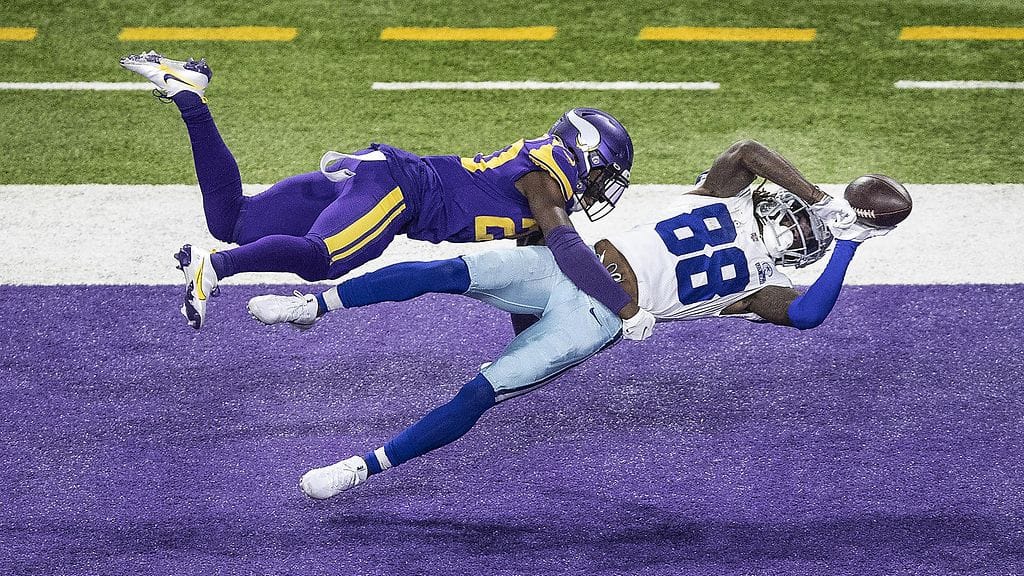 Jeff Gladney (vas.) aloitti NFL-uransa Minnesota Vikingsissa.