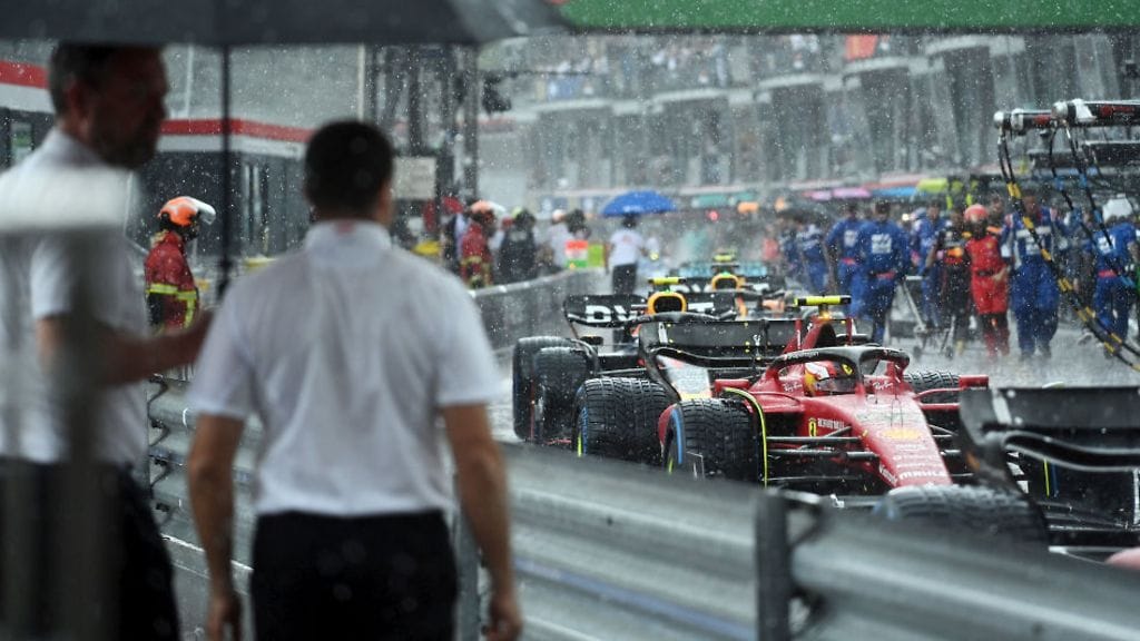 Monacon GP:n lähtöä jouduttiin odottamaan pitkään epätietoisuudessa.