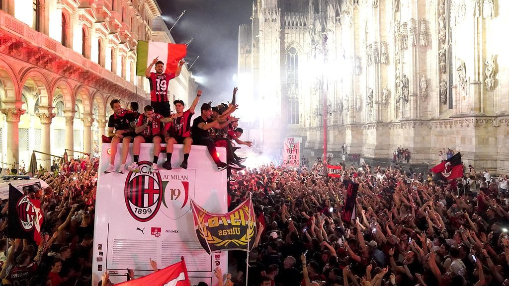 AC Milan juhli kevään päätteeksi Serie A:n mestaruutta ensimmäisen kerran sitten kauden 2010-2011.
