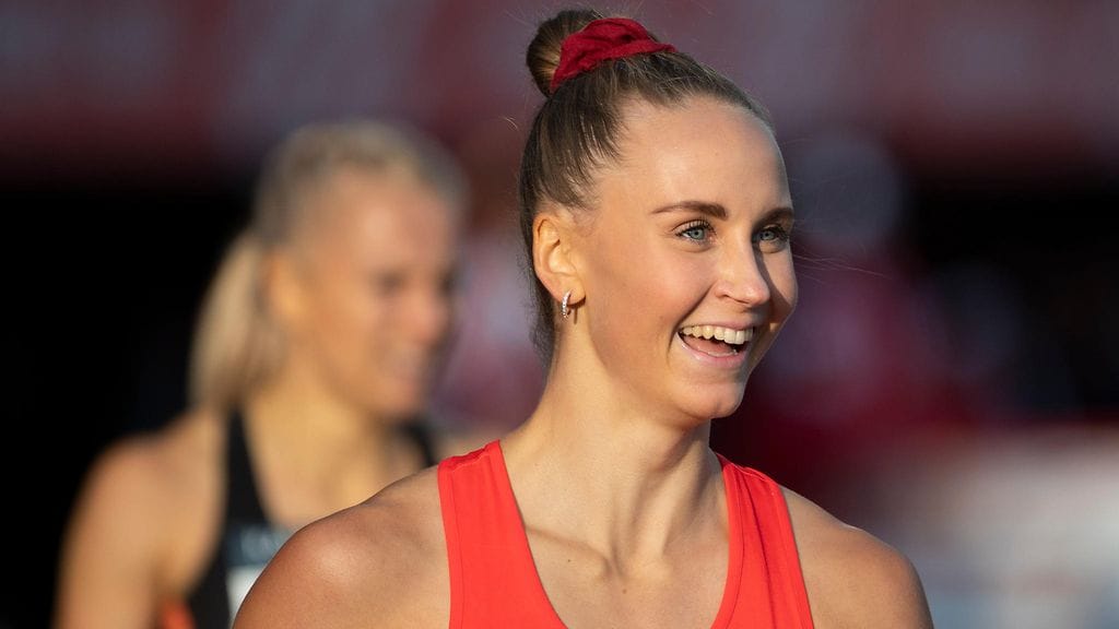 Viivi Lehikoinen aitoi 300 metrillä uuden Suomen ennätyksen tiistaina Ostravassa.