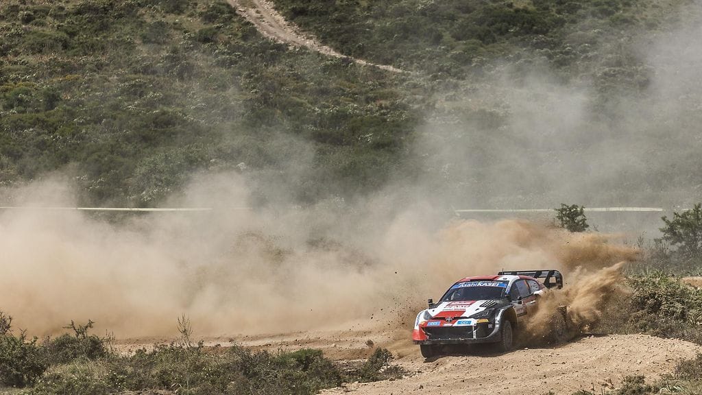 Esapekka Lappi johtaa Sardinian MM-rallia.