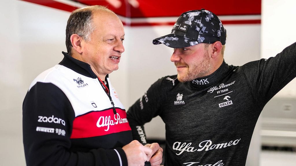 Frederic Vasseur ja Valtteri Bottas tulevat hyvin juttuun keskenään.