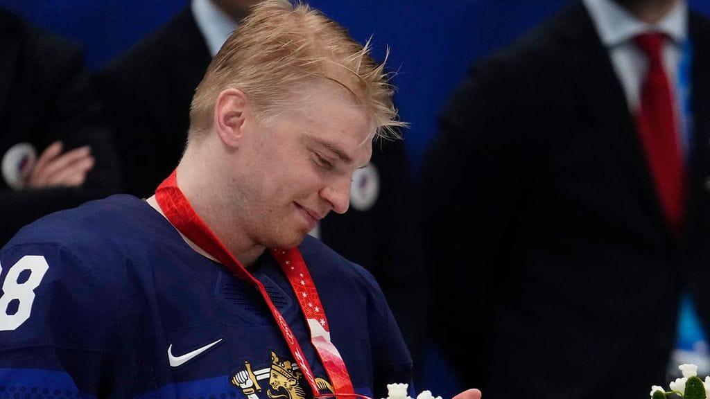 Joonas Nättinen juhli Pekingissä olympiakultaa.