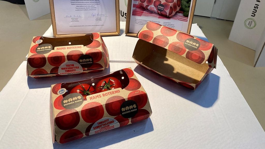 Puupohjainen tomaattipakkaus