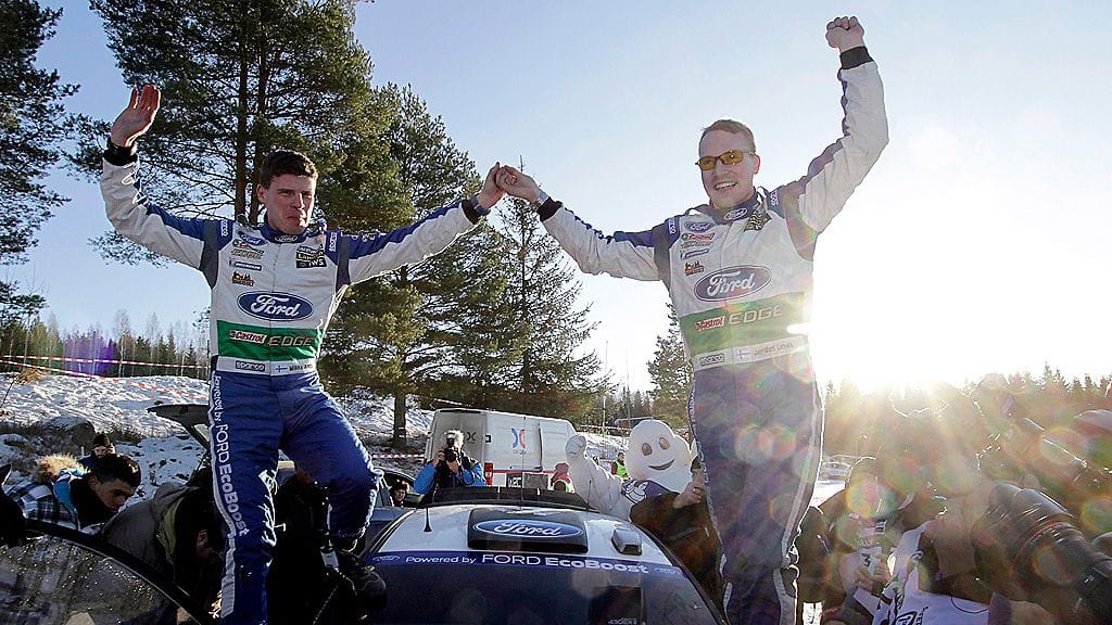 Miikka Anttila ja Jari-Matti Latvala juhlimassa voittoa.