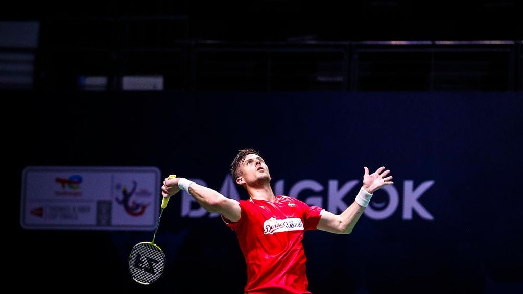 Hans-Kristian Vittinghus pääsi todistamaan erikoista hetkeä, kun takalinjatuomari oli nukahtanut.