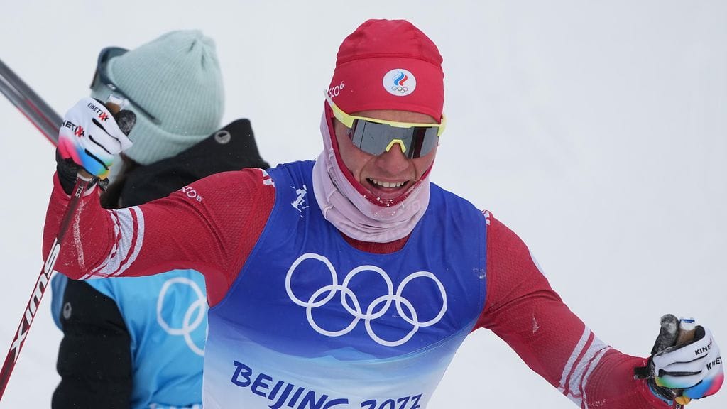 Aleksandr Bolshunov on valmentajansa mukaan aiempaa "paljon rentoutuneempi".