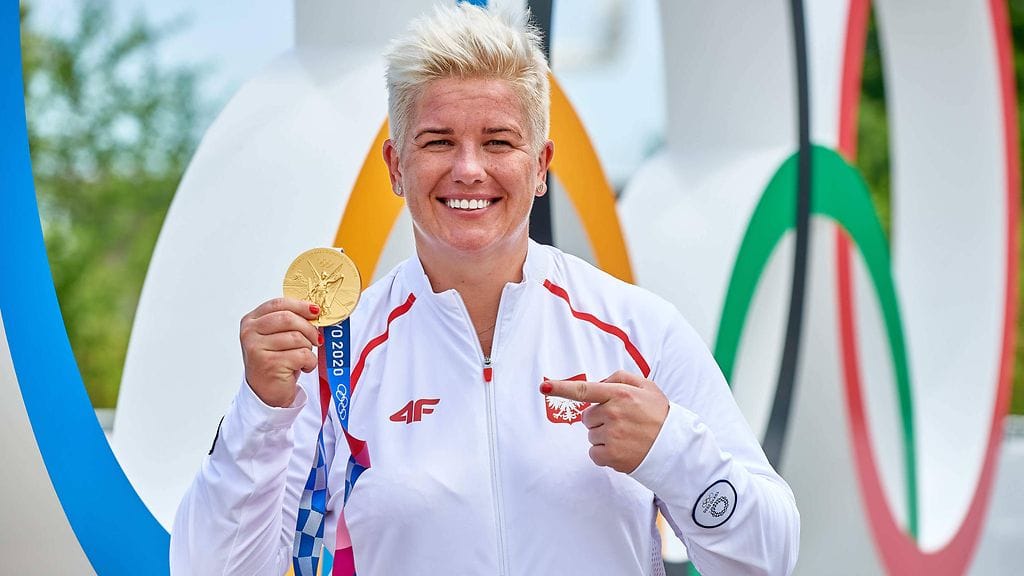 Anita Wlodarczyc loukkaantui ottaessaan autovarkaan kiinni.