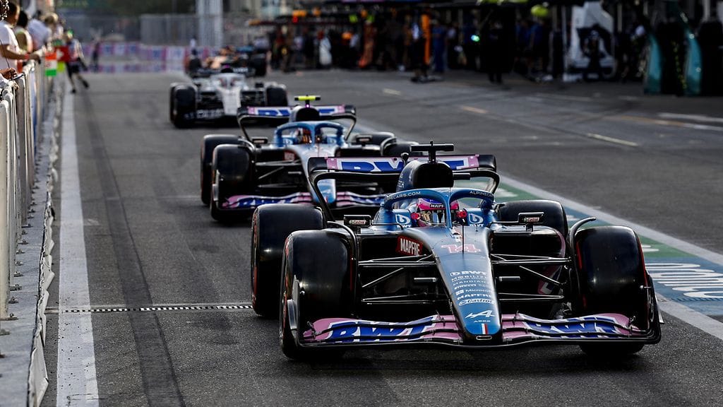 Fernando Alonso tukki muilta tien Azerbaidzhanin GP:n aika-ajoissa.