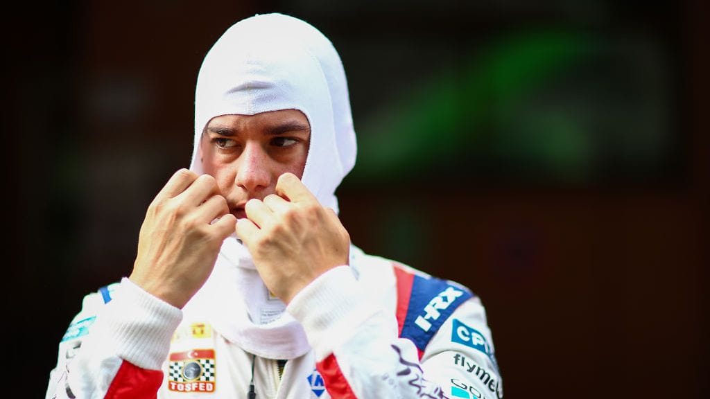 Cem Bölükbasi ei aja Britannian F2-kisassa.