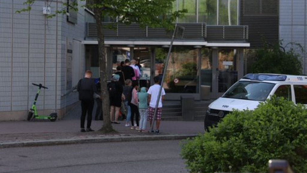 Passijono Helsingin Pasilassa maanantaina 13. kesäkuuta. Kuva: Poliisi