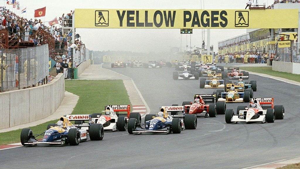 Etelä-Afrikan Kyalamin radalla ajettiin F1-kisa viimeksi vuonna 1993. Vuotta aiemmin kisa oli palannut seitsemän apartheidin takia perutun vuoden jälkeen kisakalenteriin.