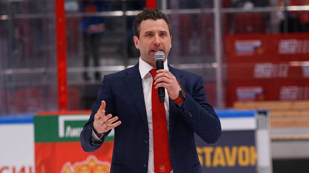 Roman Rotenberg toimii Venäjän jääkiekkoliiton varapuheenjohtajana ja SKA Pietarin päävalmentajana.