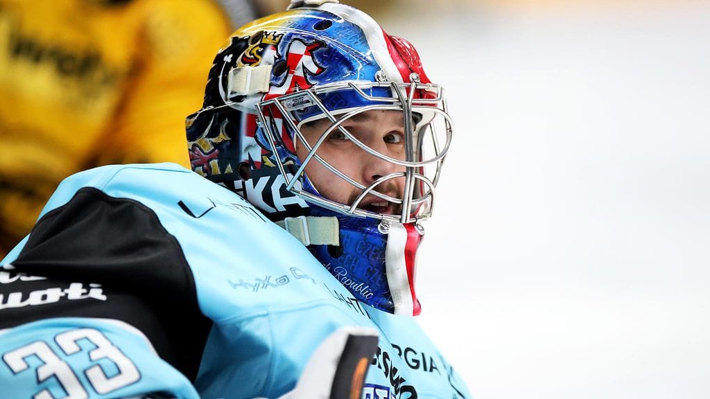 Patrik Bartosakilla on ennestään tilillään rötöksiä.