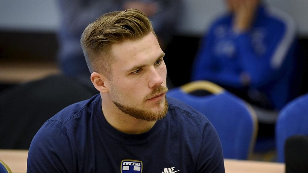 Huuhkajien kärkimies Benjamin Källman on pian vailla seuraa.