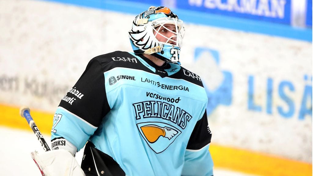 Pelicansin maalivahti Patrik Bartosak on jälleen vaikeuksissa.