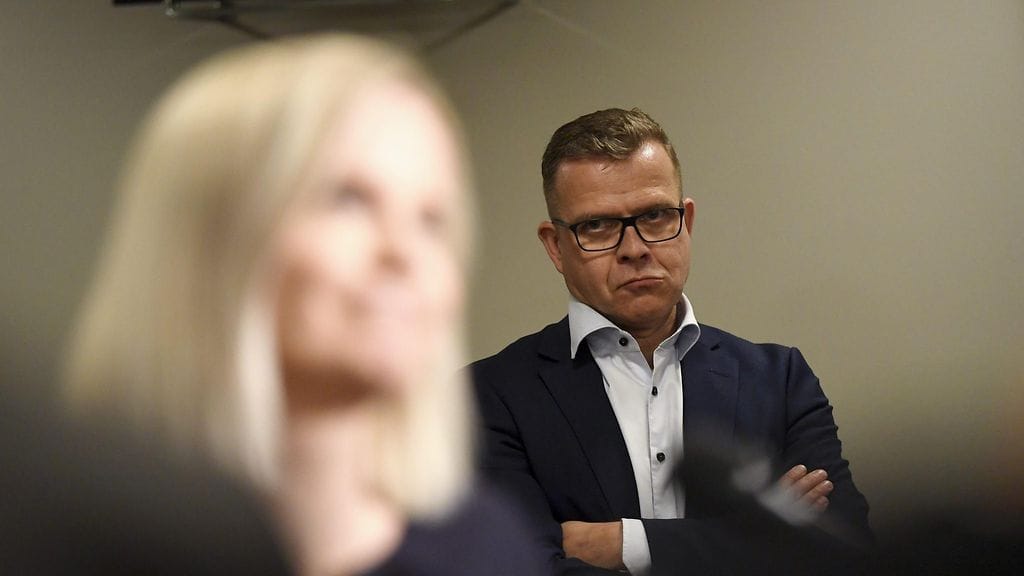 Riikka Purran perussuomalaisten jäsenmäärä nousi, Petteri Orpon kokoomuksen laski.