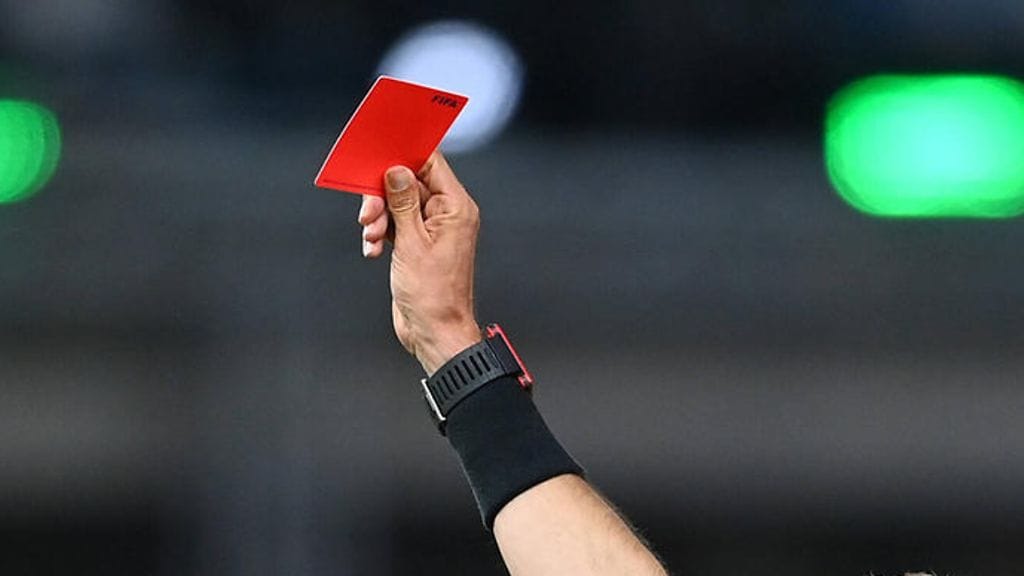 Jose Arnoldo Amayalla oli 20 vuoden kokemus erotuomarina. Kuvituskuva.