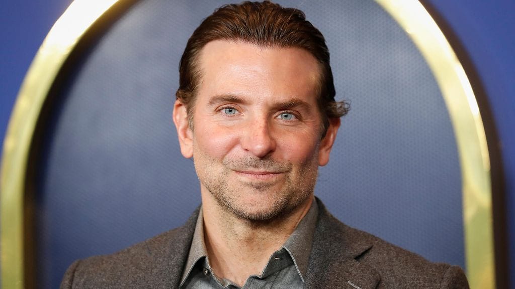 Bradley Cooper istuu kuvauksissa mieluummin omenalaatikolla kuin tuolilla.
