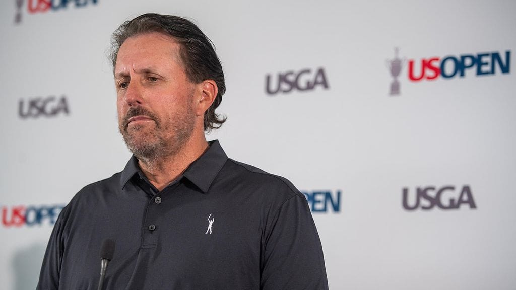 Phil Mickelson on mukana kohua aiheuttaneella LIV-kiertueella.