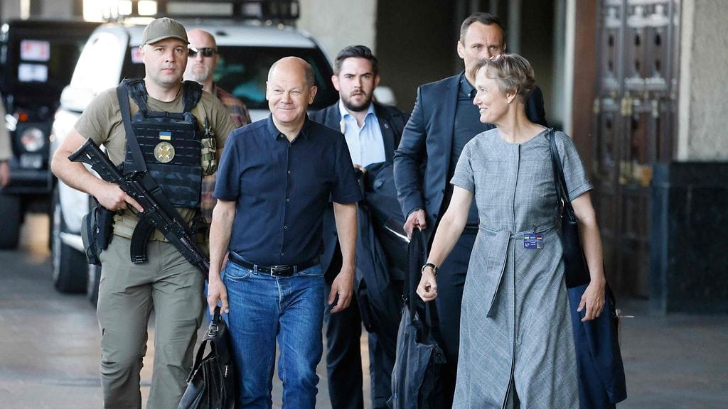 Olaf Scholz Kiovassa kesäkuussa 2022.