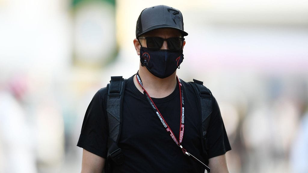 Räikkönen on tullut tunnetuksi ajamisen ohella myös innokkaana autoharrastajana.