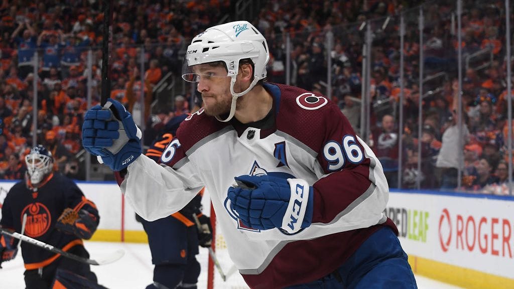 Mikko Rantanen syötti viime yönä kolme maalia Coloradon voittaessa 7-0.