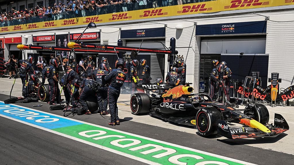 Red Bullin varikkopilttuussa kuhisi myös F1-kisan jälkeen.