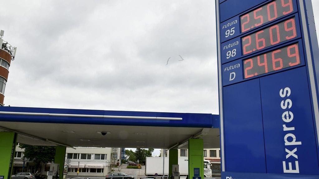 Hintojen nousun ennakoidaan taittuvan, ennustaa Suomen Pankki.