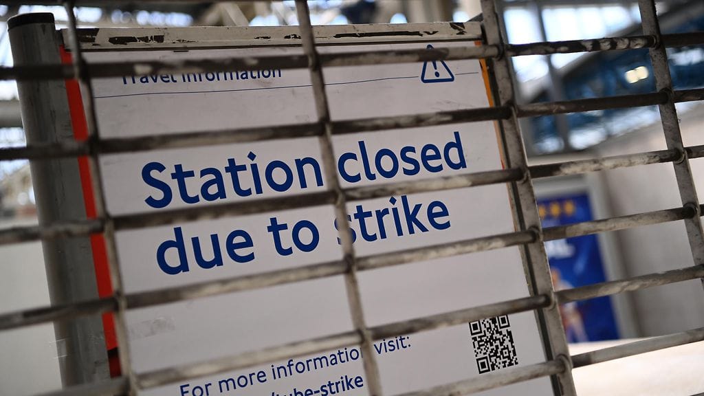 Tiistai on lakkopäivistä ensimmäinen, minkä lisäksi lakkoilua on luvassa myös torstaina ja lauantaina.