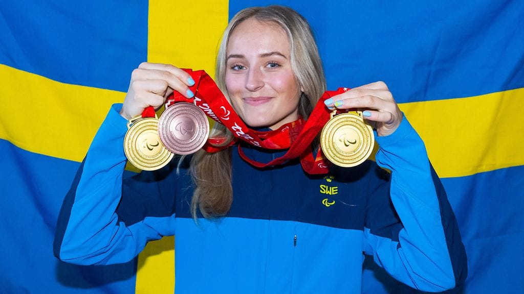 Ebba Årsjö voitti Pekingin paralympialaisissa kolme mitalia.