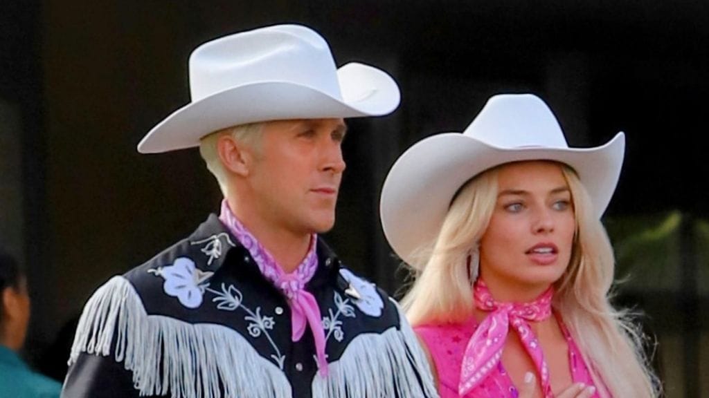 Ryan Gosling ja Margot Robbie Barbie-elokuvan kuvauksissa.