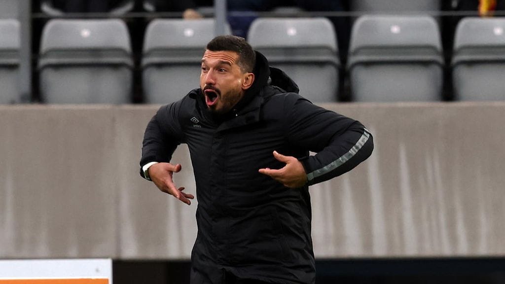 Ilir Zeneli sai potkut.