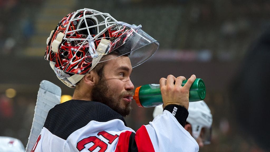 Eddie Läck harmitteli Stanley Cup -mestaruusjuhlia vaimolleen.