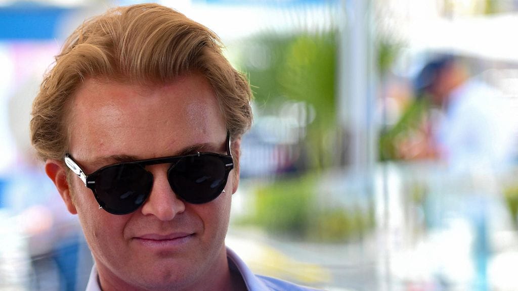 Nico Rosbergin mukaan formulamaailmassa politikointi on arkipäivää.