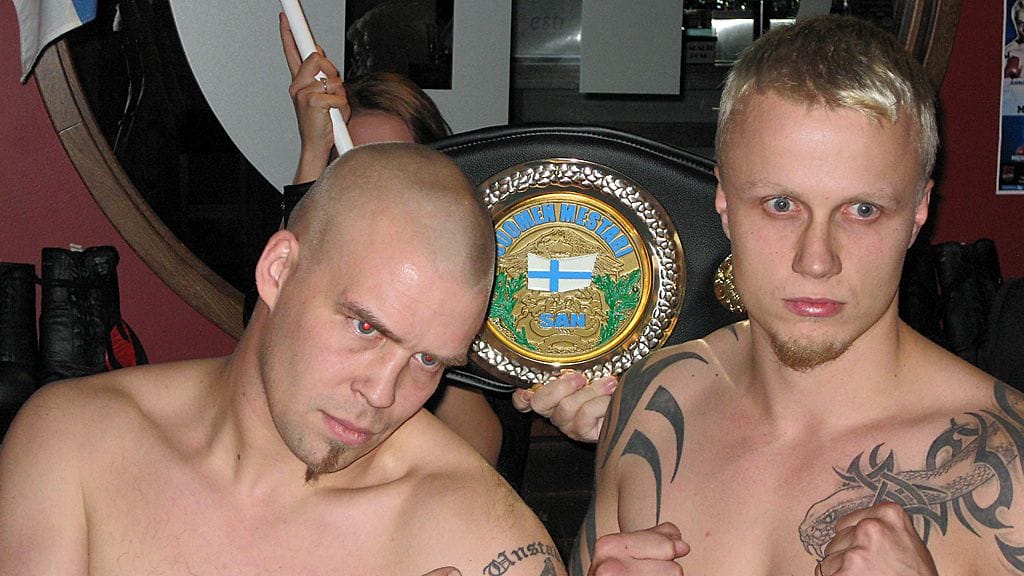 Janne Forsman (vas.) ja Marko Mononen iskevät nyrkkeilyn alemman raskaansarjan SM-tittelistä.
