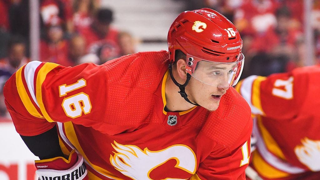 Calgary Flamesin Nikita Zadorov paljasti Sport24:lle, että Venäjän NHL-tähdet eivät päässeet yhteisymmärrykseen Ukrainan sodasta.