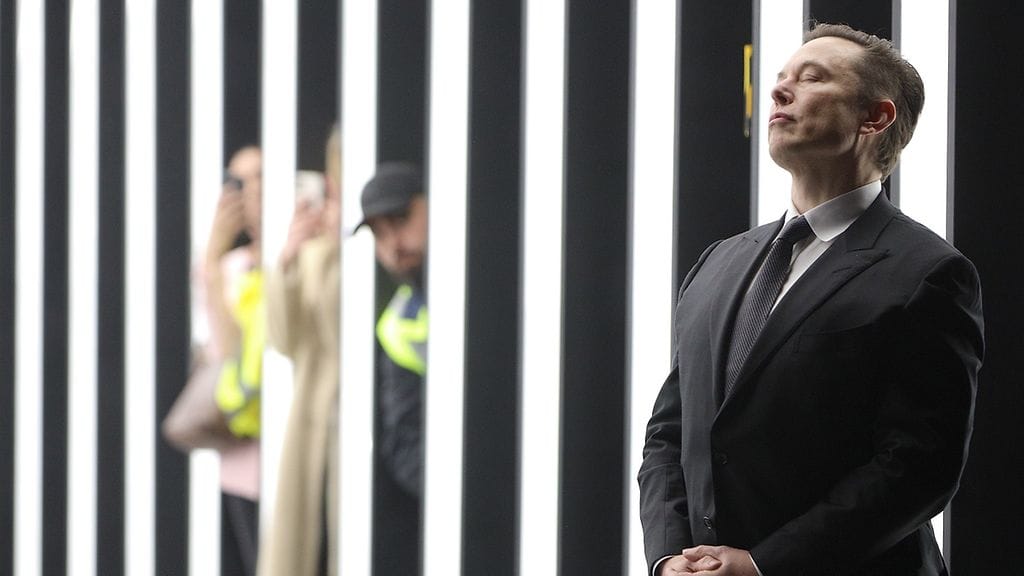 Teslan Elon Musk tehtaan avajaisissa maaliskuussa.