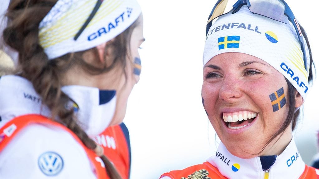 Kolminkertainen olympiavoittaja Charlotte Kalla puhui suomea Sommar i P1 -podcastissa.