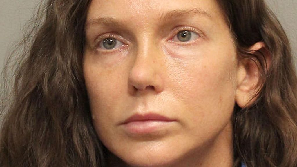 Kaitlin Marie Armstrongia epäillään murhasta.