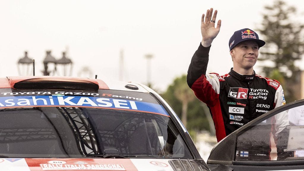 Kalle Rovanperä testasi autoaan Suomen teillä.