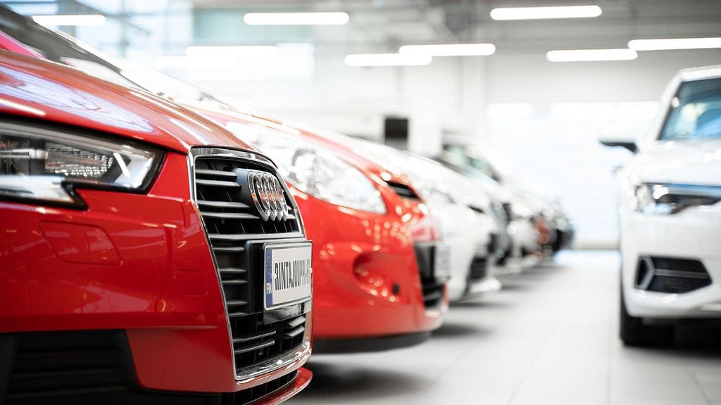 Tulli kertoo, että rikosepäily koskee myös yhtä Suomen suurimmista autokauppaketjuista. MTV Uutisten tietojen mukaan kyseessä on J. Rinta-Jouppi oy.