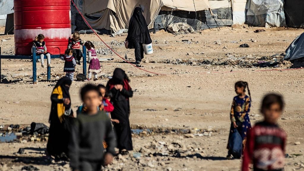 KRP epäilee kahta leiriltä palannutta aikuista ihmiskaupasta. Esiselvitystä tehdään aiemmin palanneiden ja leirillä edelleen olevien aikuisten toimista.