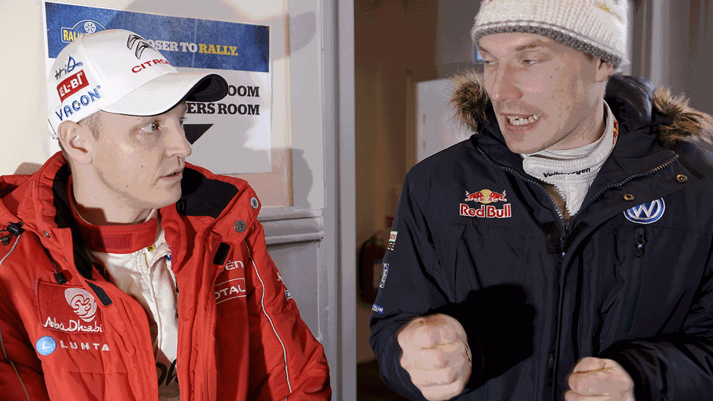 Mikko Hirvonen ja Jari-Matti Latvala vaihtoivat kuulumisia ennen ensimmäistä erikoiskoetta.